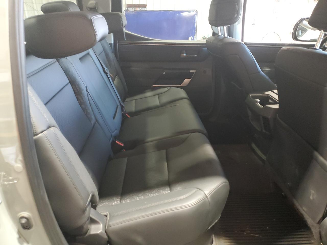 Toyota Tundra Crewmax Limited Image 11