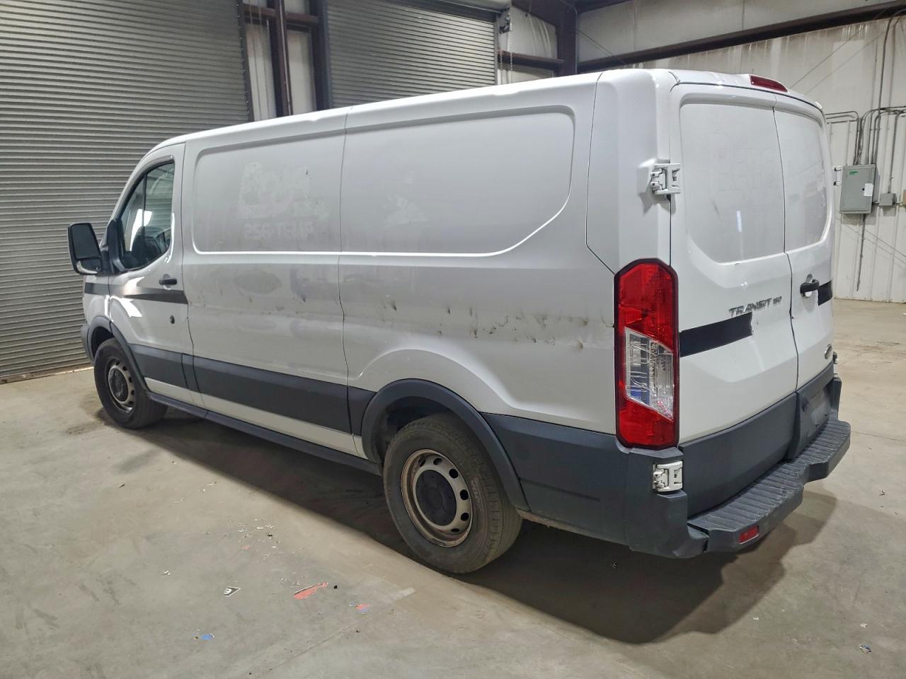 Ford Transit T-150 Image 6