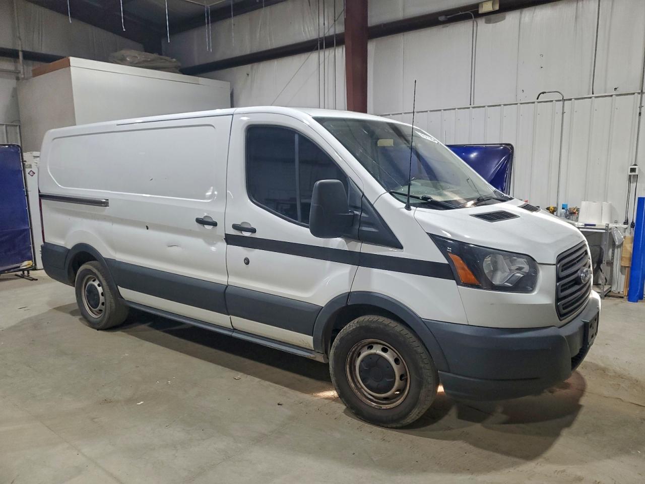 Ford Transit T-150 Image 13