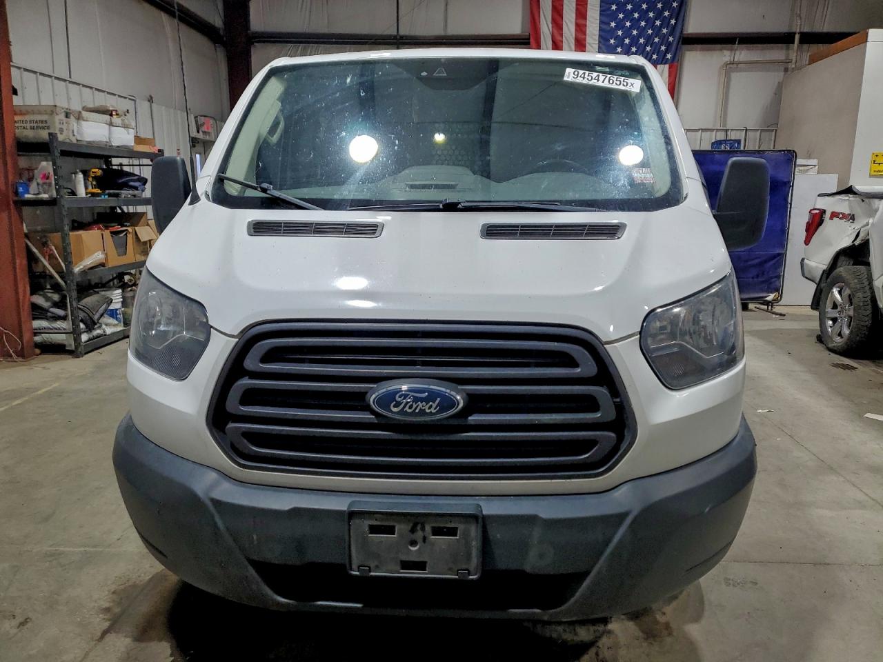 Ford Transit T-150 Image 5