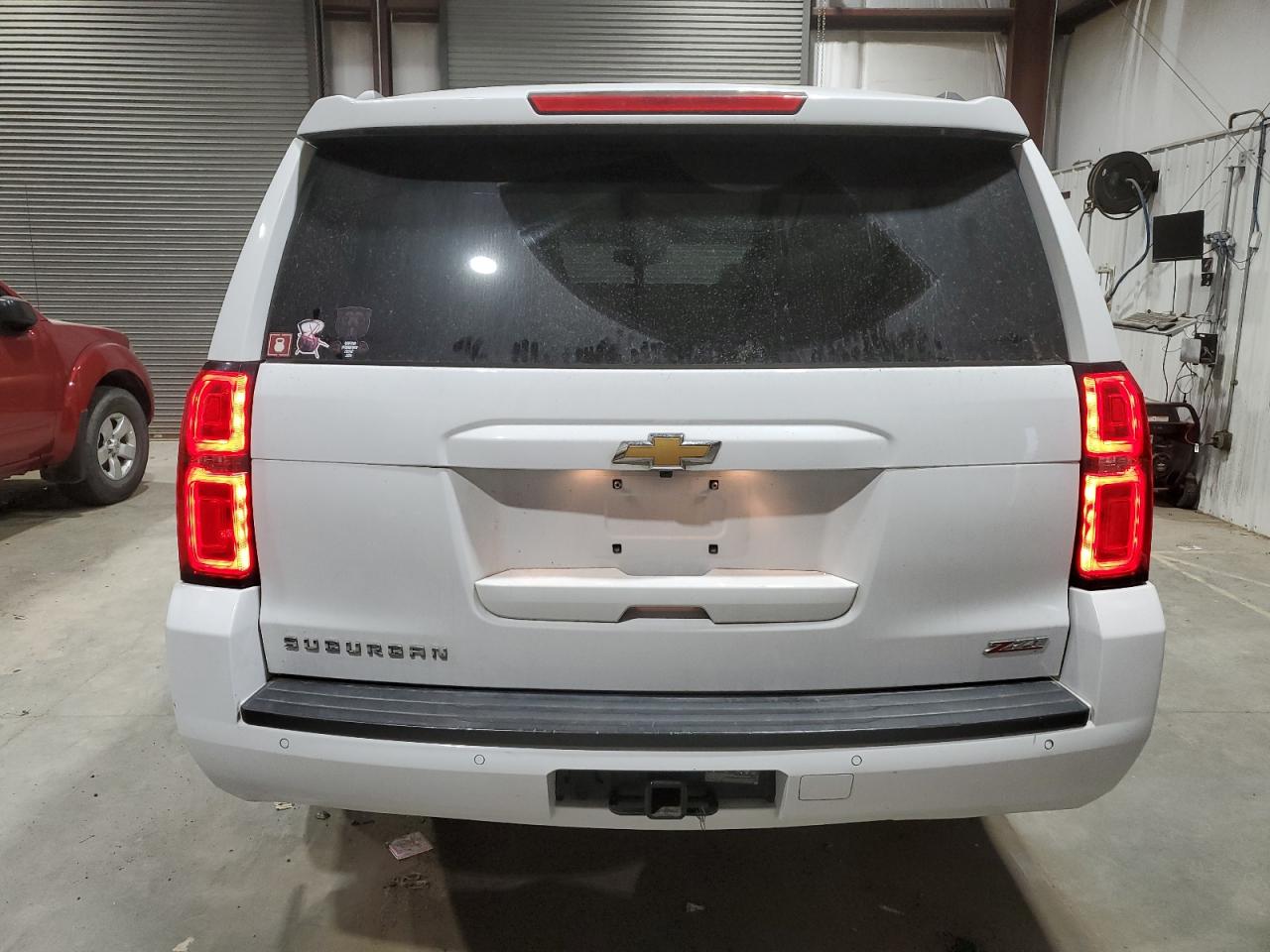 Chevrolet Suburban K1500 Lt Image 4