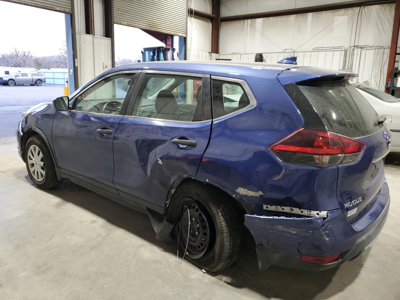 Nissan Rogue S Image 4