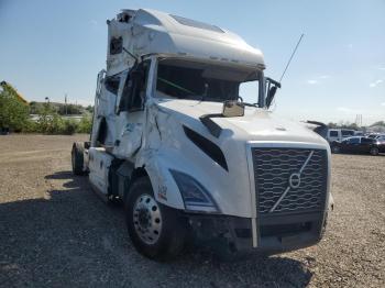  Salvage Volvo Vnl