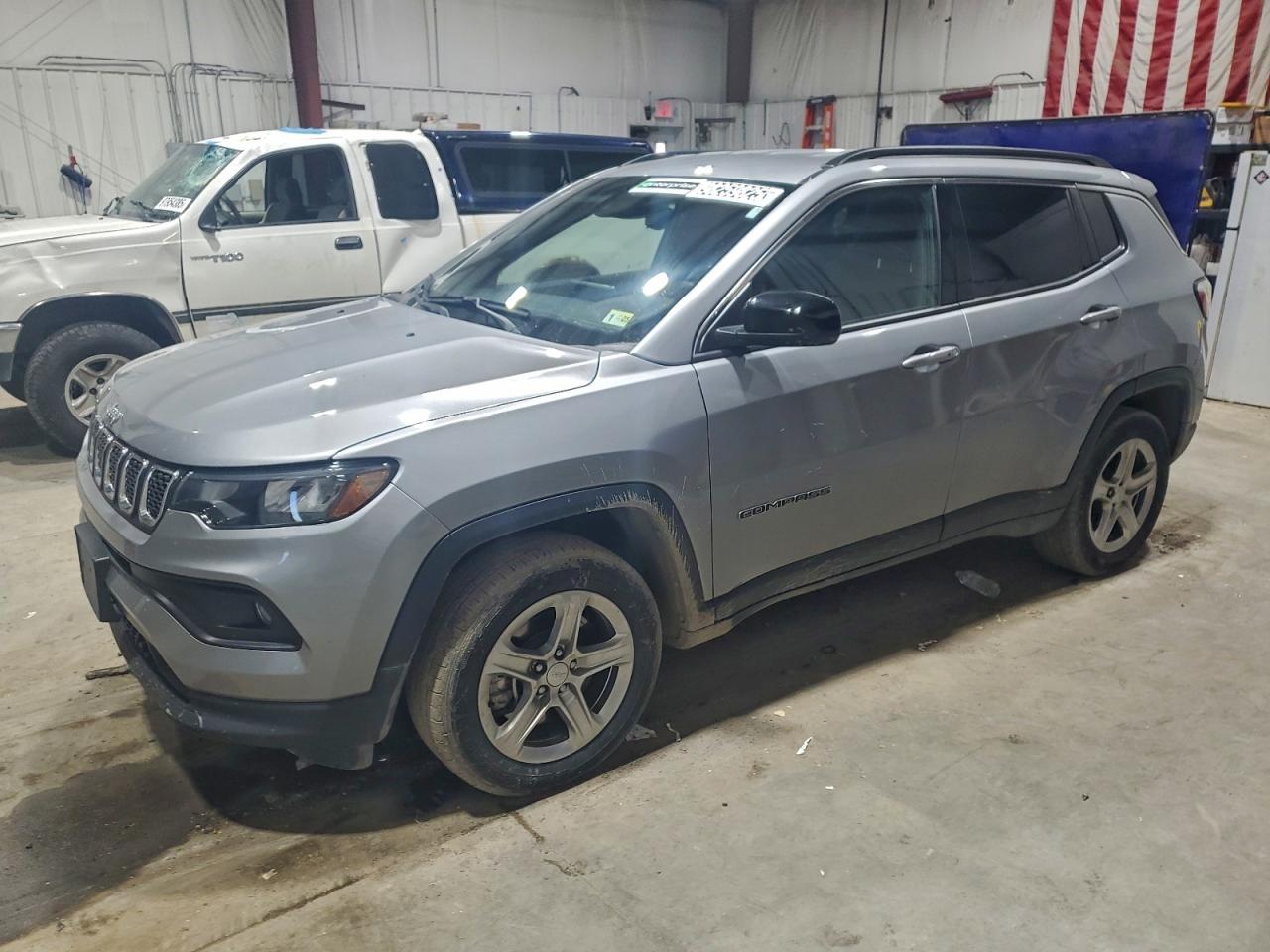 Jeep Compass Latitude Image 1