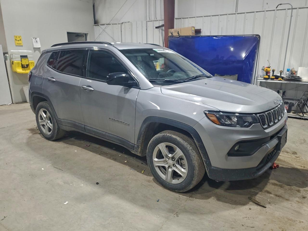 Jeep Compass Latitude Image 2
