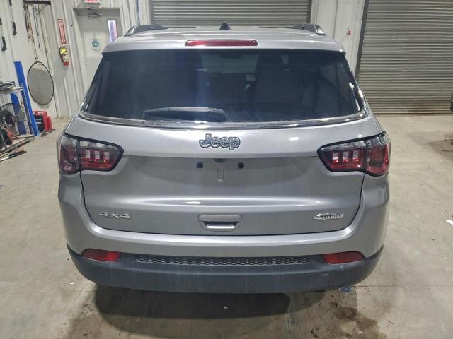 Jeep Compass Latitude Image 4