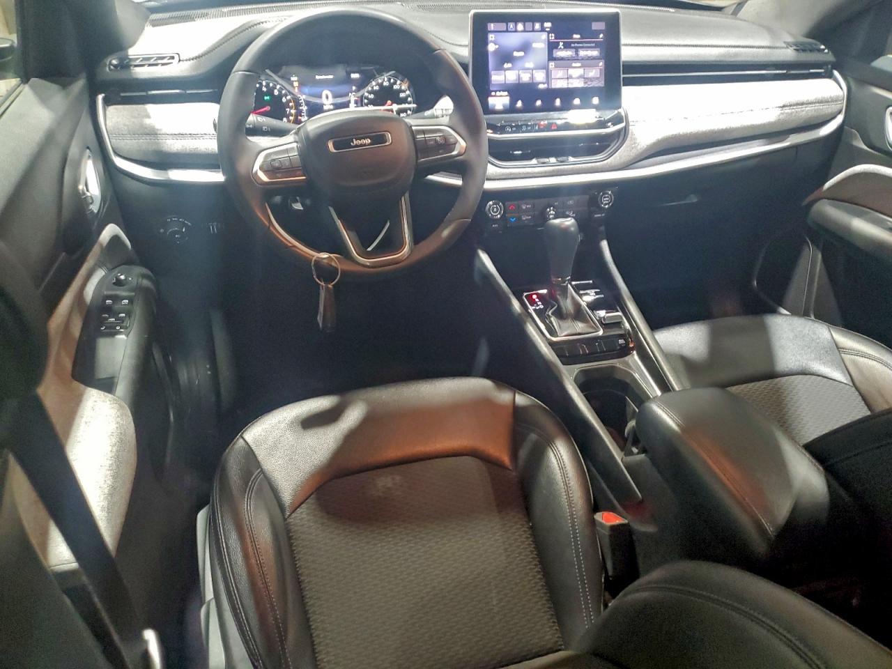 Jeep Compass Latitude Image 8