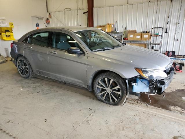 Chrysler 200 Touring Image 4