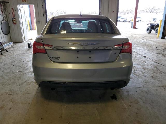 Chrysler 200 Touring Image 9