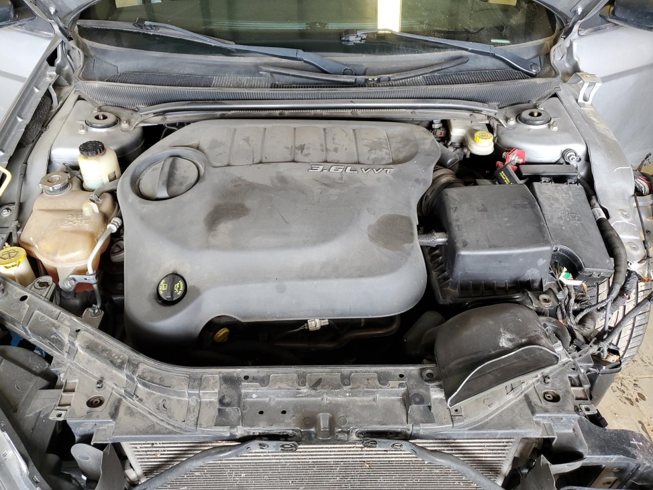 Chrysler 200 Touring Image 5