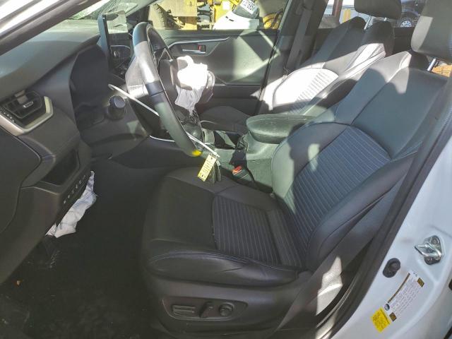 Toyota RAV4 Xse Image 3