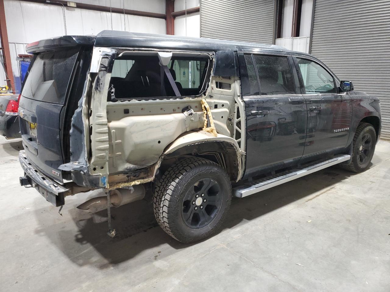 Chevrolet Suburban K1500 Lt Image 8