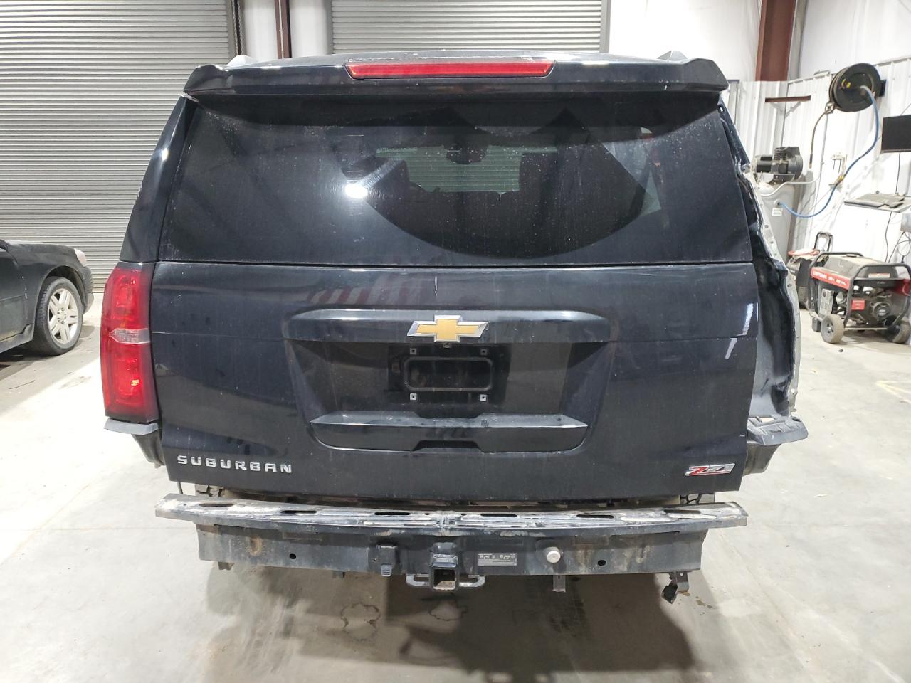 Chevrolet Suburban K1500 Lt Image 3