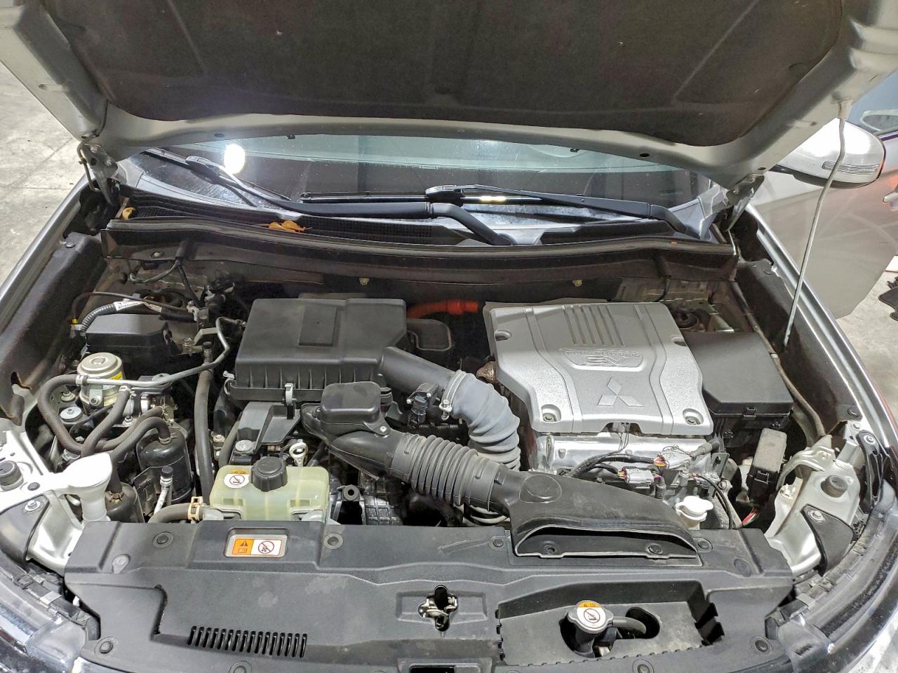 Mitsubishi Outlander Sel Image 9