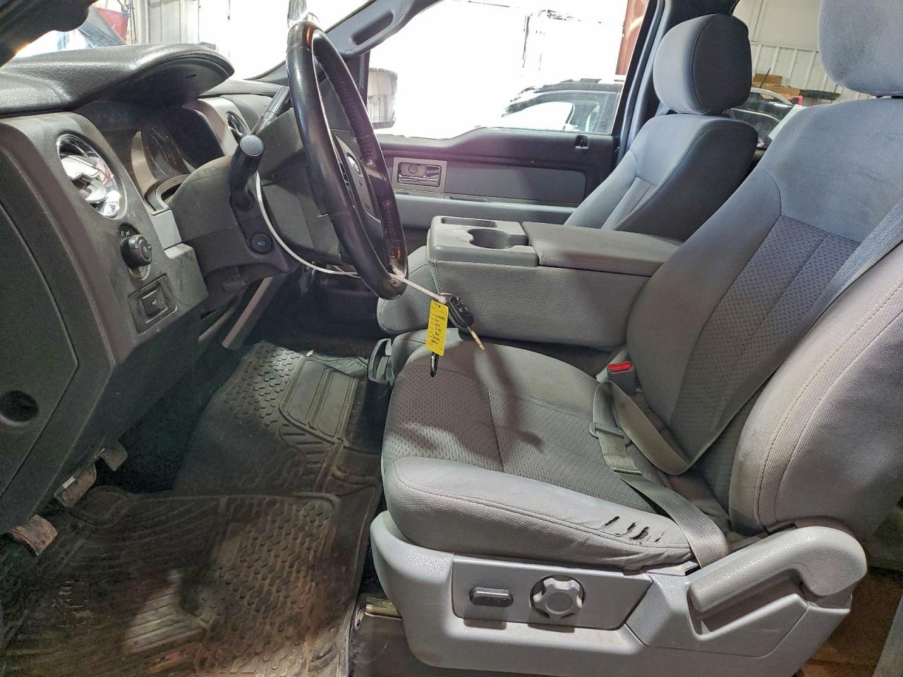 Ford F-150 Supercrew Image 11