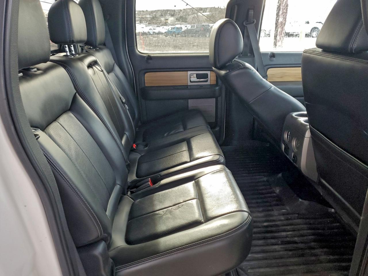 Ford F-150 Supercrew Image 6