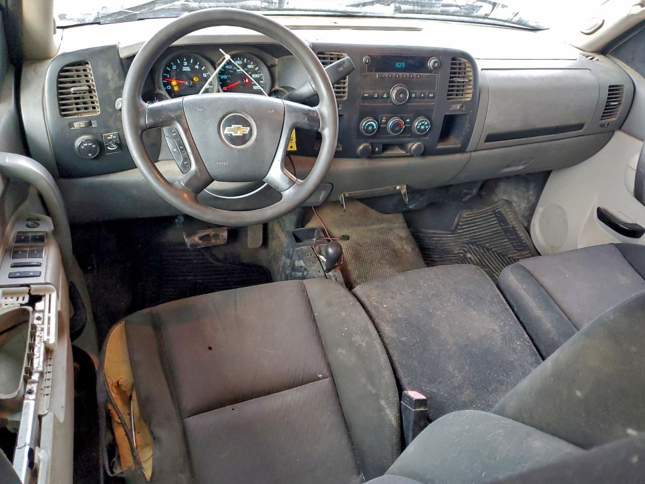 Chevrolet Silverado K1500 Image 8