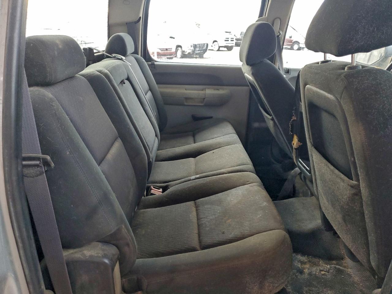 Chevrolet Silverado K1500 Image 2