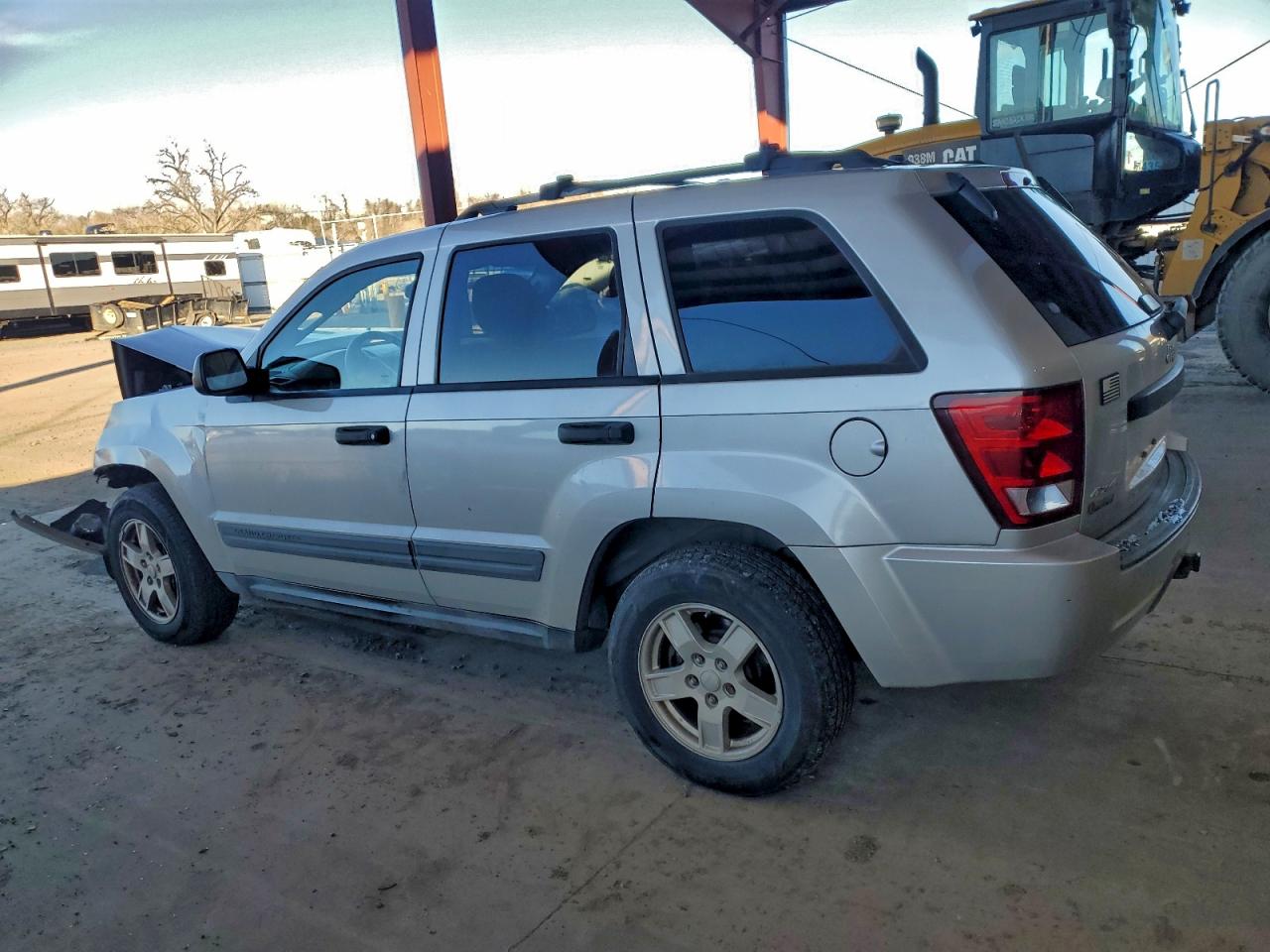 Jeep Grand Cherokee Laredo Image 3