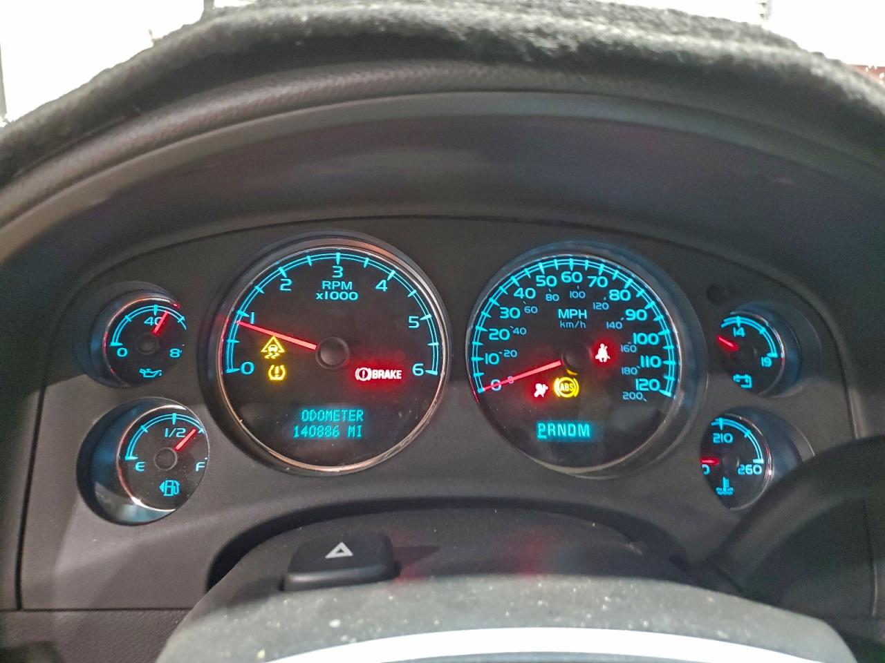 GMC Yukon Denali Image 13