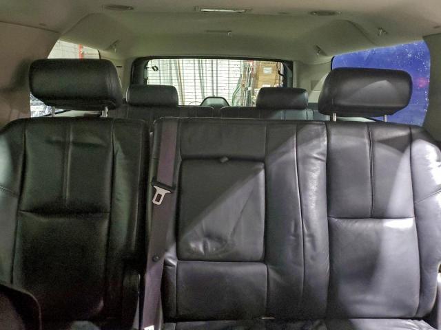 GMC Yukon Denali Image 3