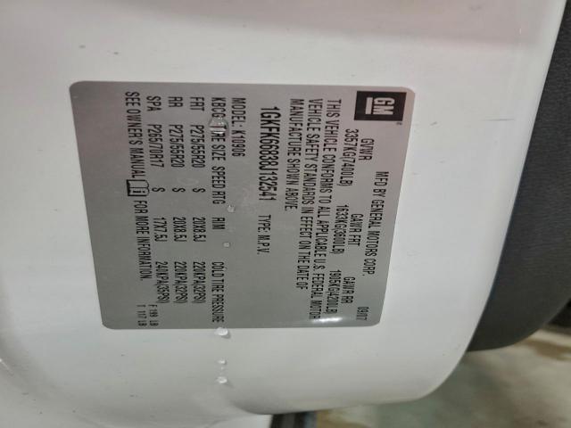 GMC Yukon Denali Image 9