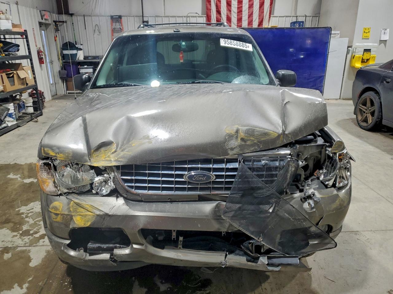 Ford Explorer Limited Image 5