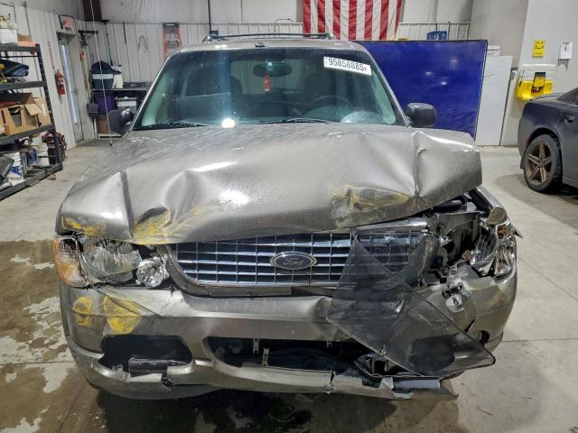 Ford Explorer Limited Image 5