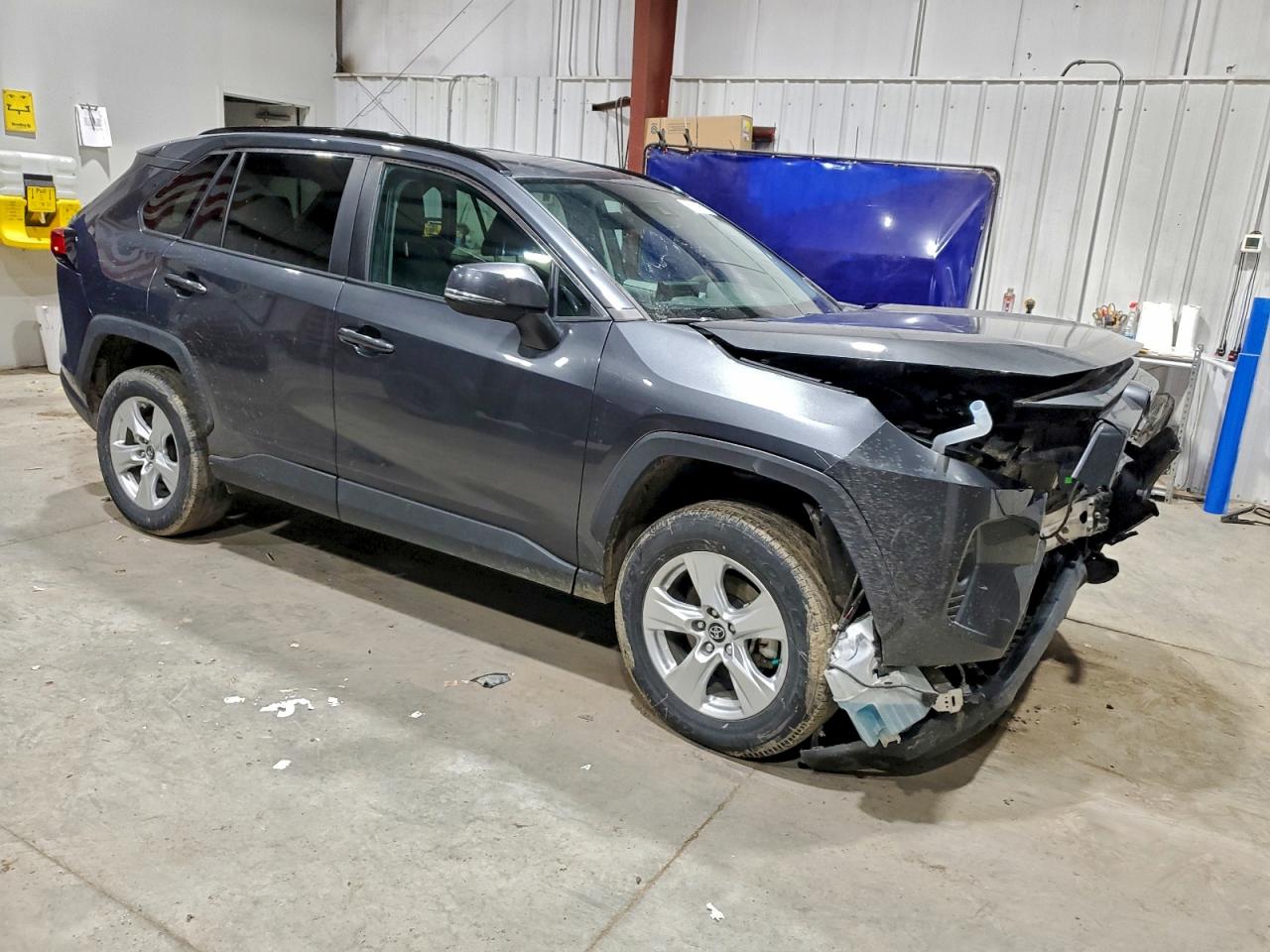 Toyota RAV4 Xle Image 5