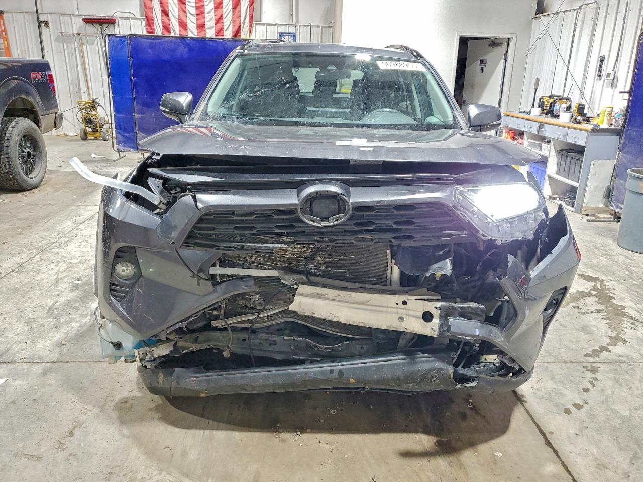 Toyota RAV4 Xle Image 11