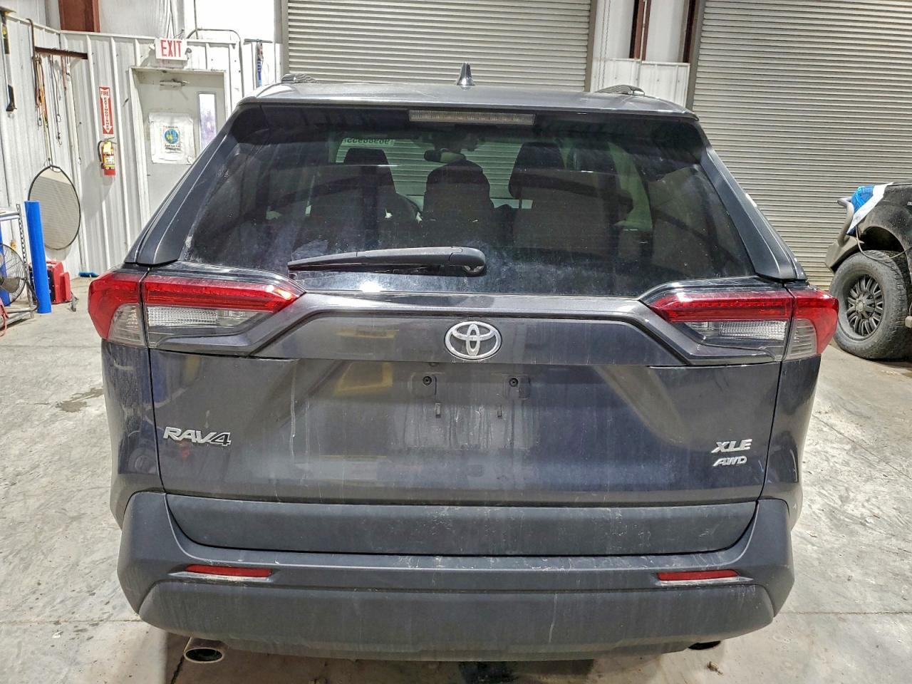 Toyota RAV4 Xle Image 7