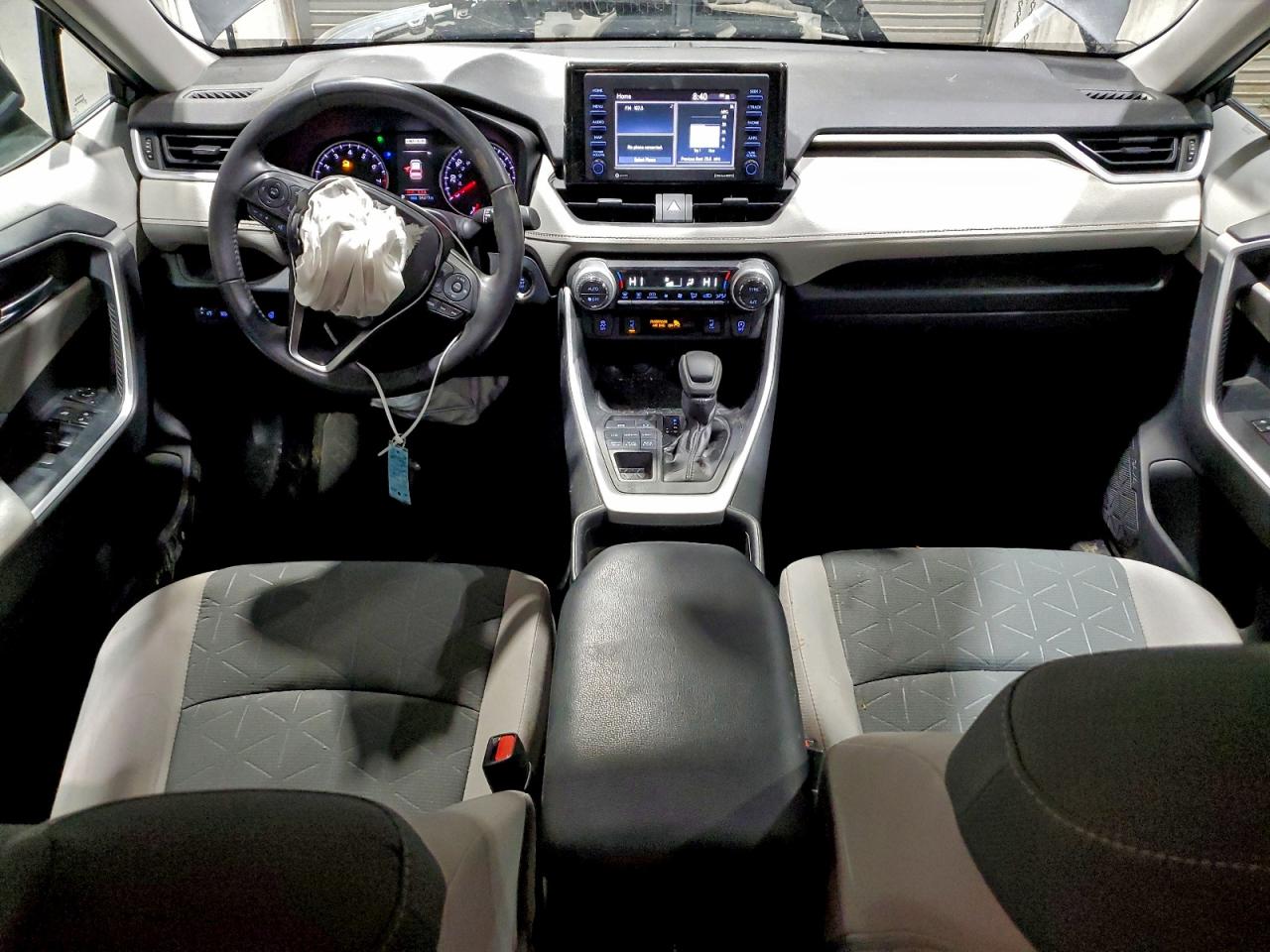 Toyota RAV4 Xle Image 6