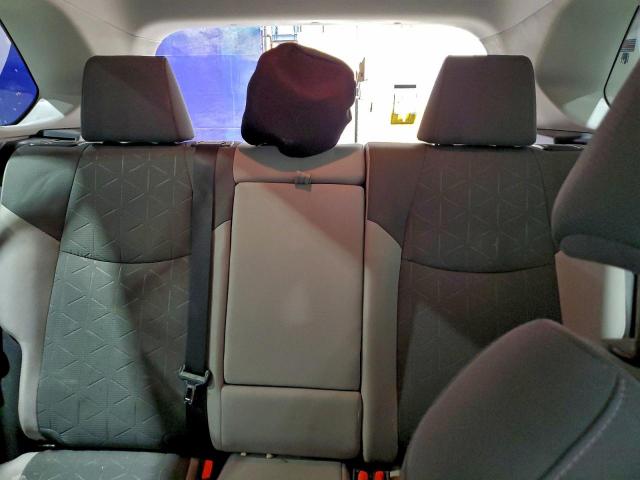 Toyota RAV4 Xle Image 10