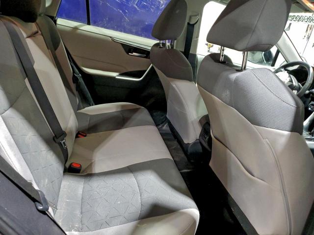 Toyota RAV4 Xle Image 8