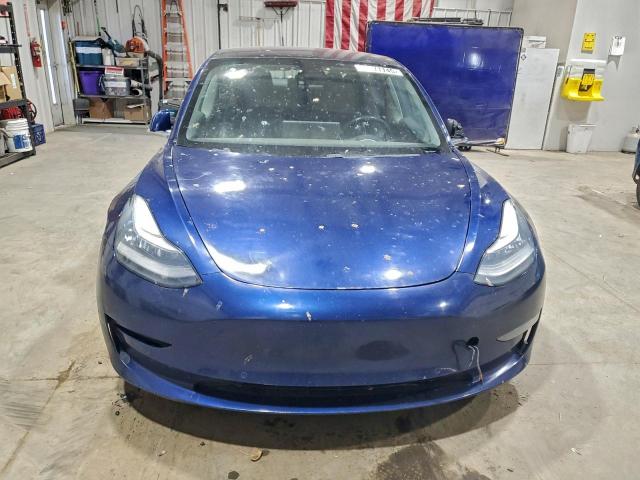 Tesla Model 3 Image 11