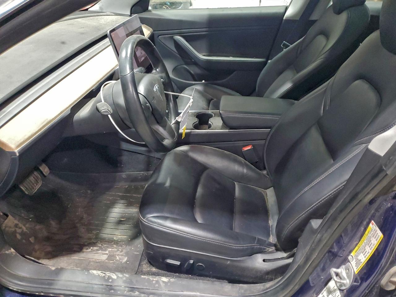 Tesla Model 3 Image 8