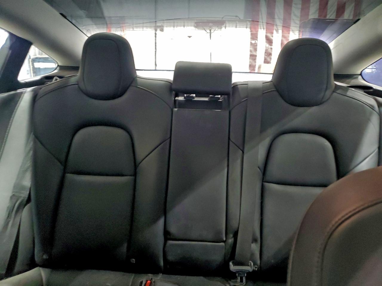 Tesla Model 3 Image 4