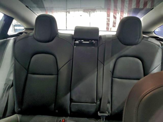 Tesla Model 3 Image 4