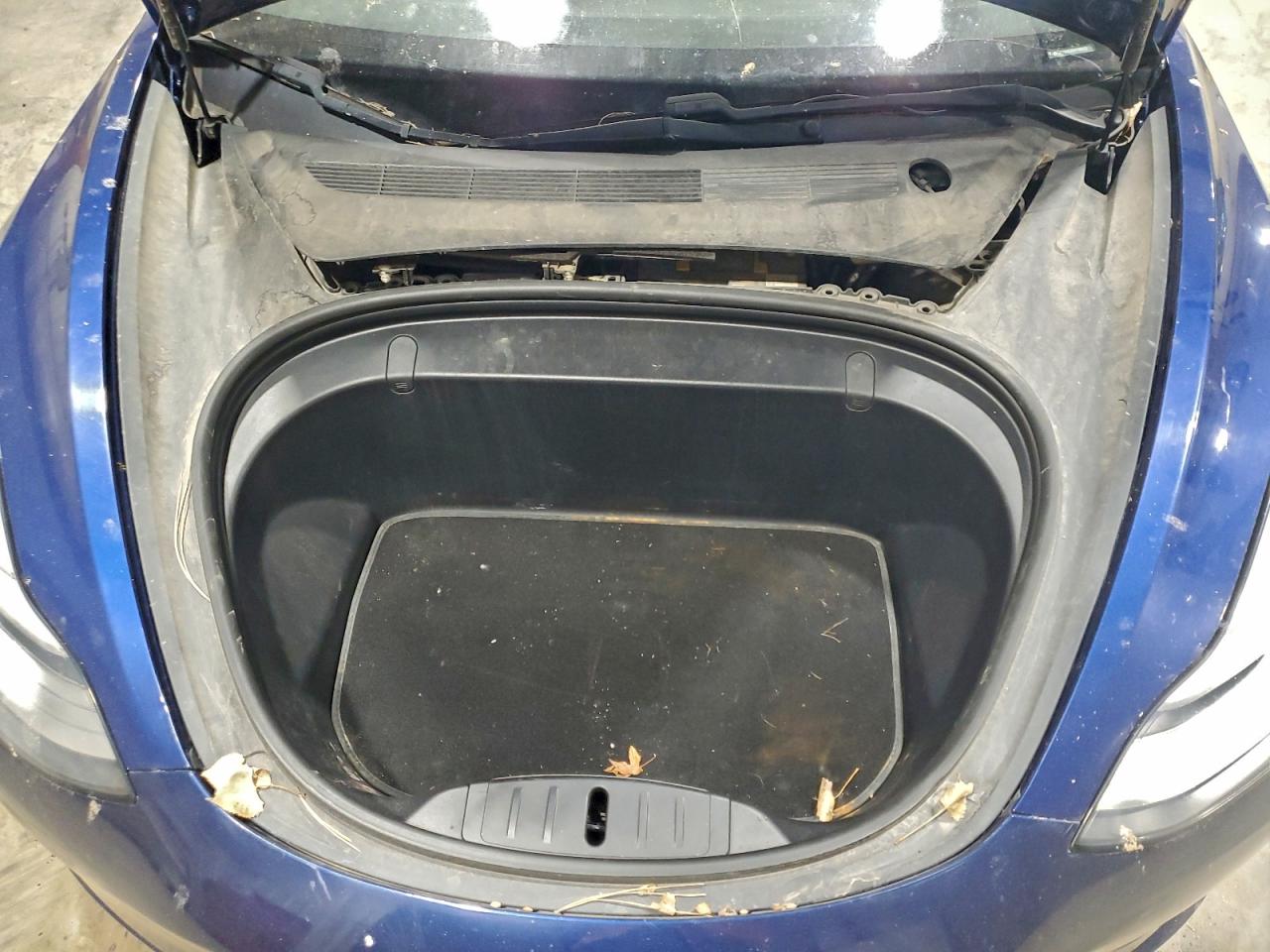 Tesla Model 3 Image 10