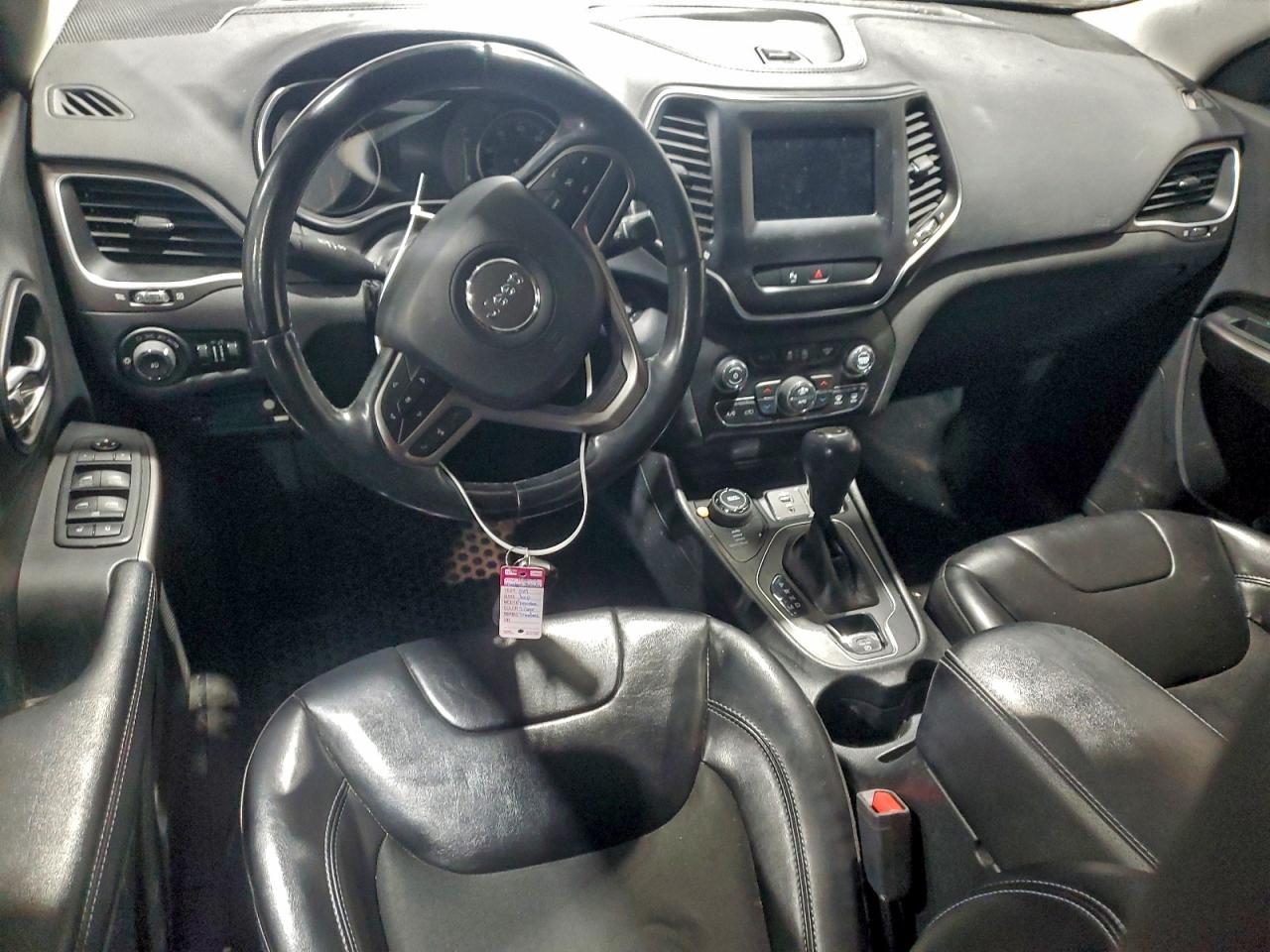 Jeep Grand Cherokee Latitude Plus Image 2