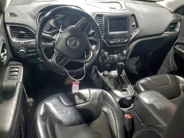 Jeep Grand Cherokee Latitude Plus Image 2