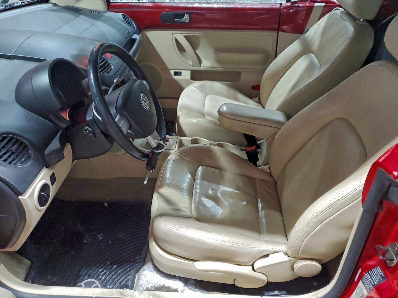 Volkswagen Beetle Convertible Option Package 2 Image 8