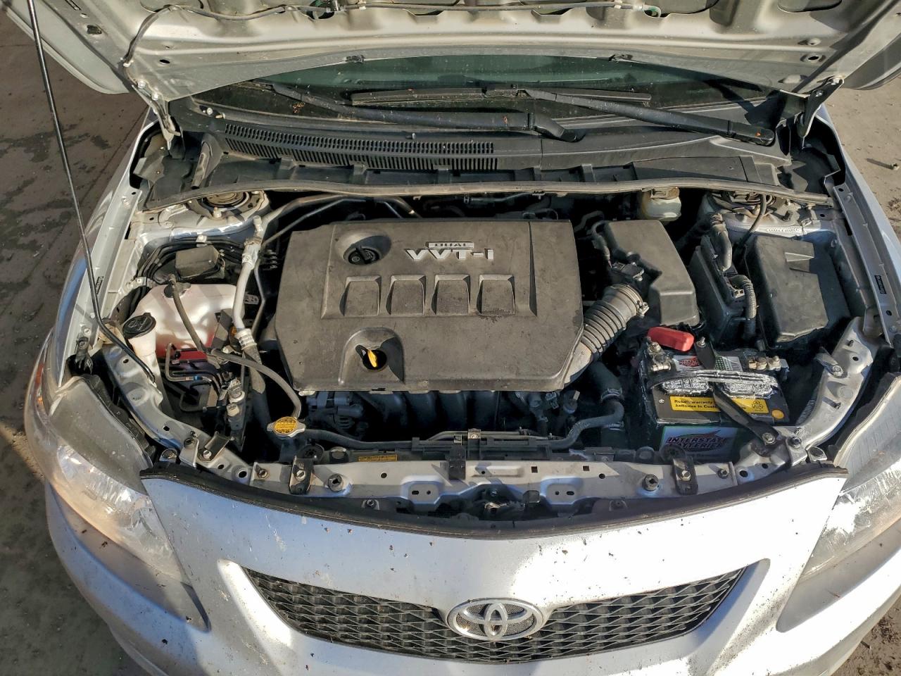 Toyota Corolla Base Image 9